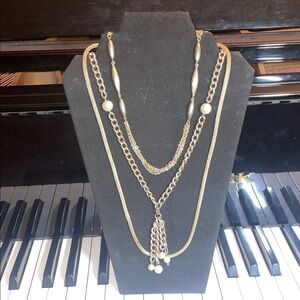 Set of 3 vintage gold tone necklaces